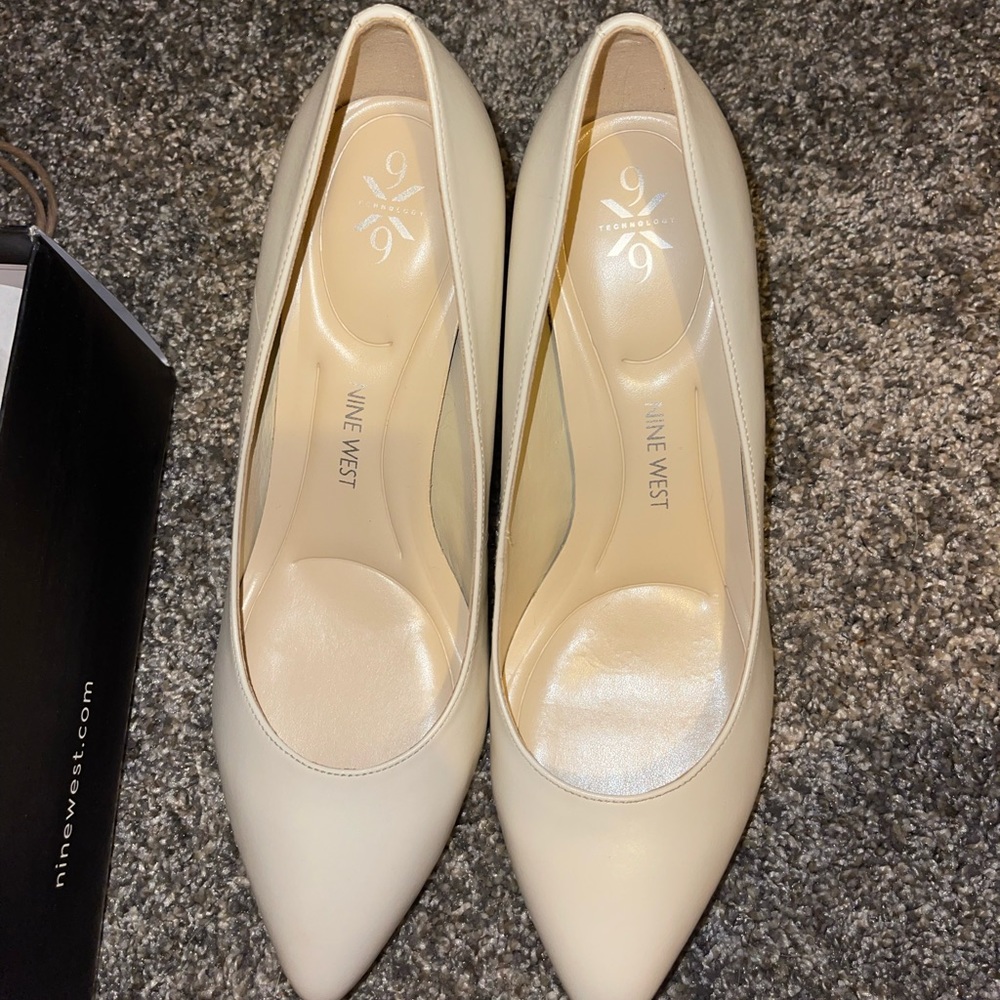 Nine West Wedge Heel Sz 8.5 Ivory BNIB
